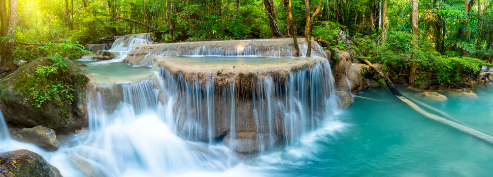 Déco chute d eau en forêt